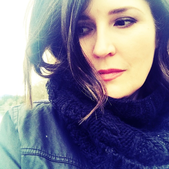 Meet your Posher, Andrea - Picture 2 of 6